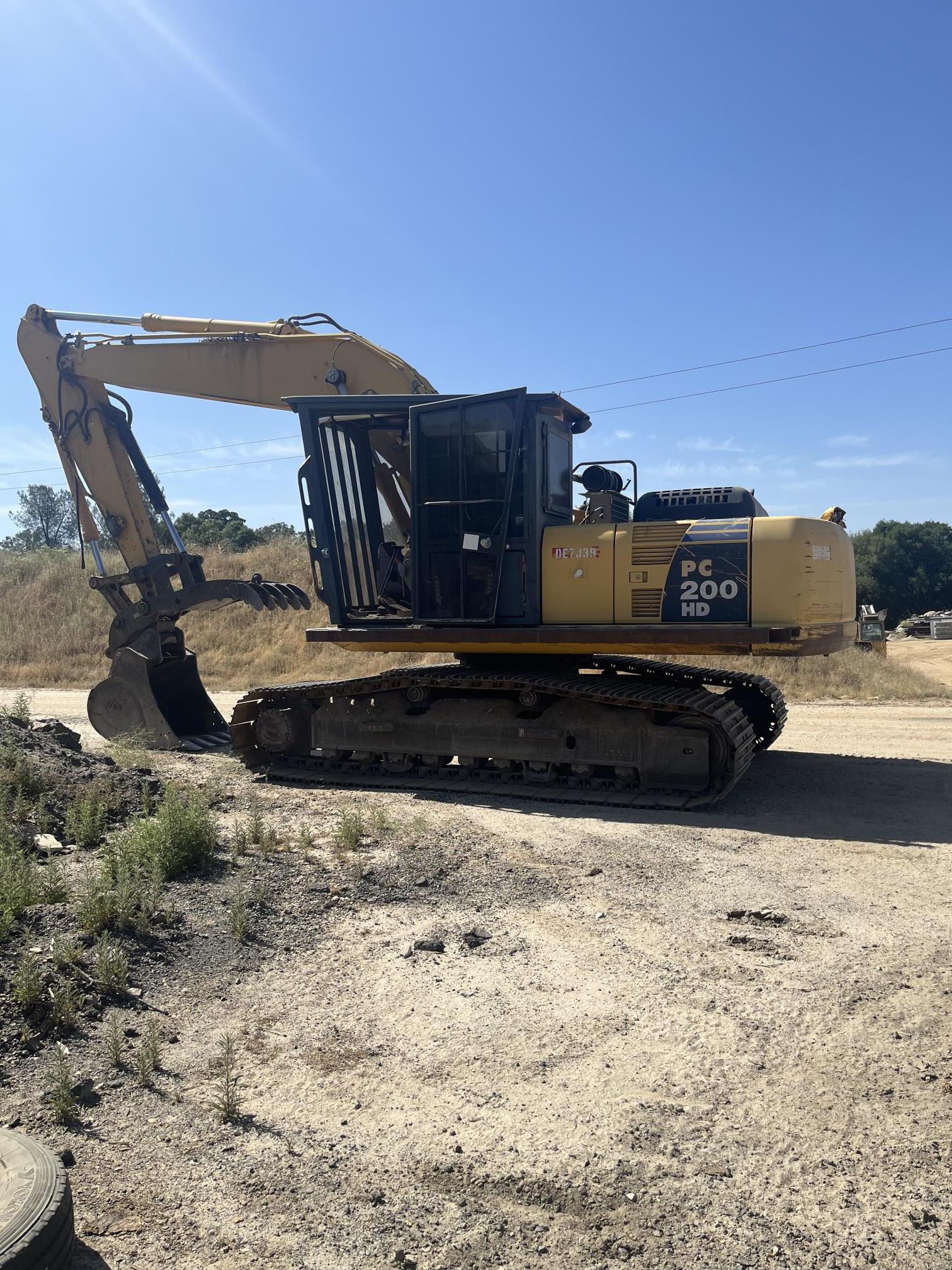 2012 KOMATSU PC200LC-8